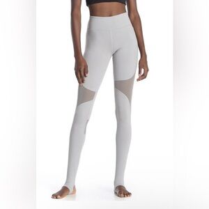 Alo Yoga ‘Coast’ High-Waist Mesh Panel Stirrup  Leggings – Light Gray Sz SM